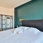 D'exception, Vue Mer, Au Pied De La * لي سابلِ دولونْ