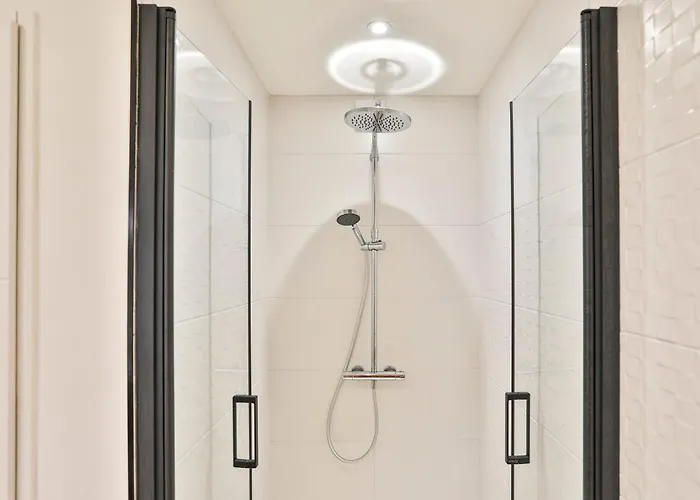 D'exception, Vue Mer, Au Pied De La レ・サ​​ーブル・ドロンヌ