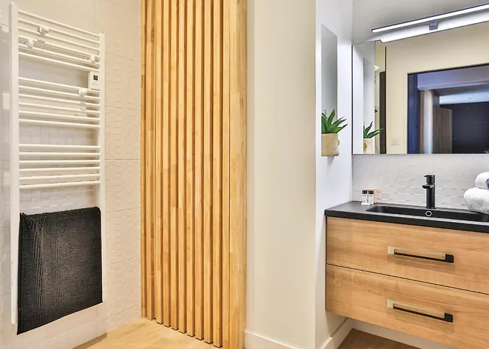 D'exception, Vue Mer, Au Pied De La レ・サ​​ーブル・ドロンヌ